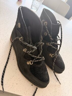 Sorel Black Suede Lace-Up Ankle Boots